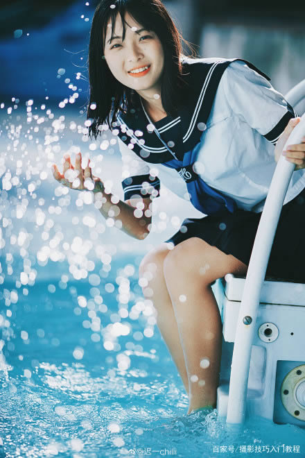 泳池唯美光斑