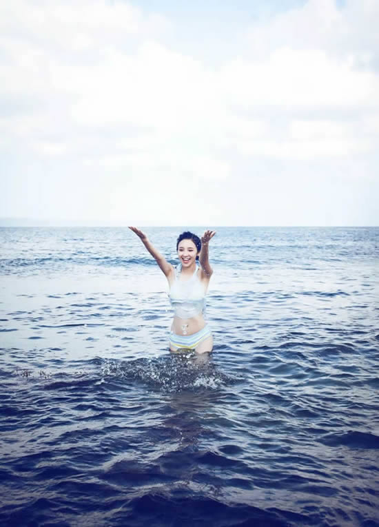 海水抛洒瞬间